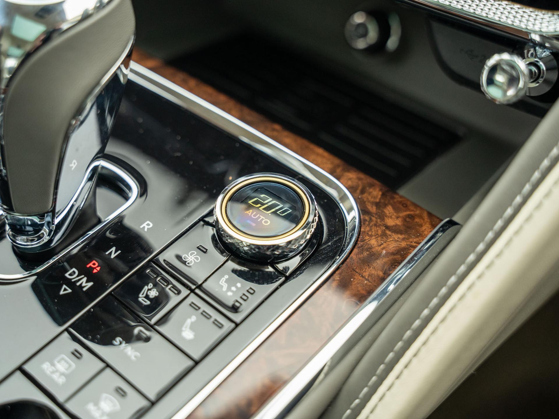 Bentley Flying Spur view 31