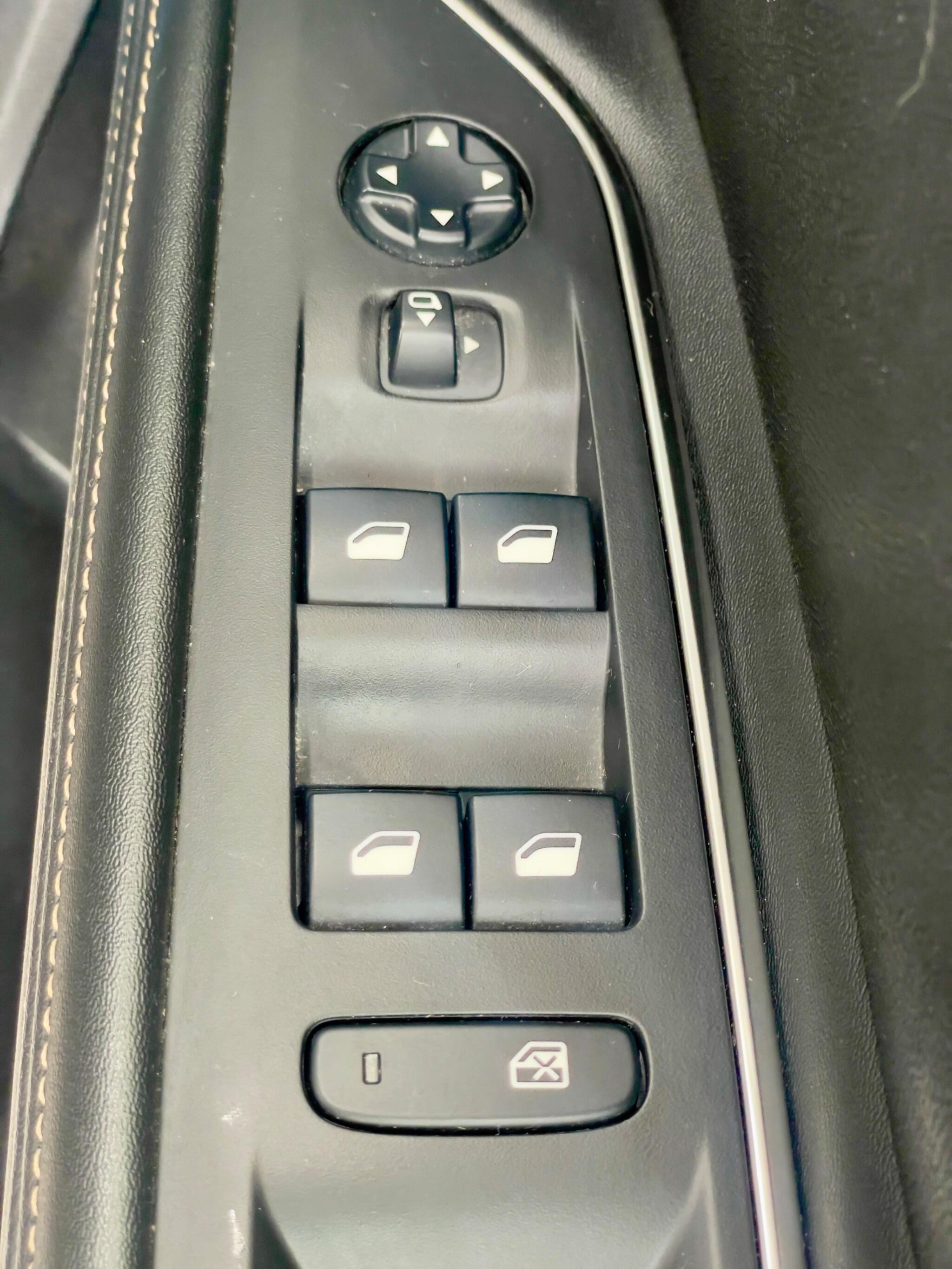 Peugeot 5008 view 39