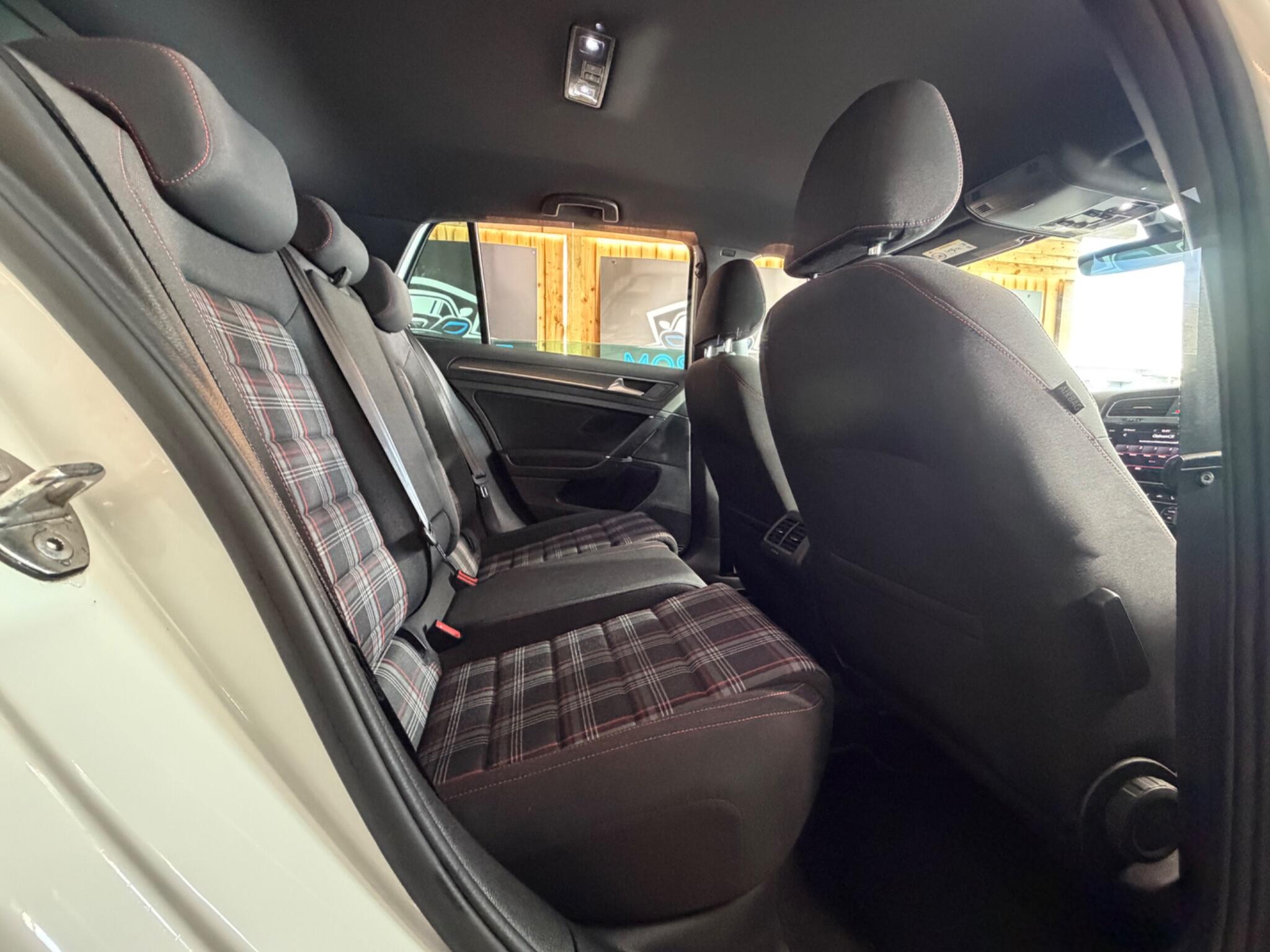 Volkswagen Golf view 25