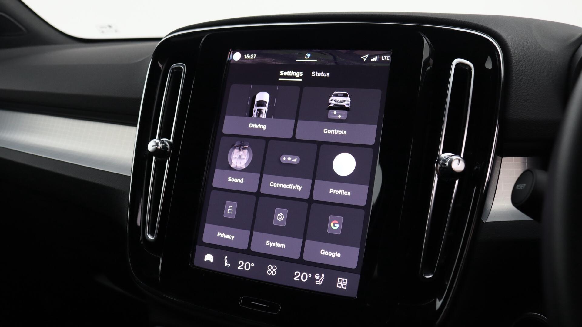 Volvo XC40 view 15
