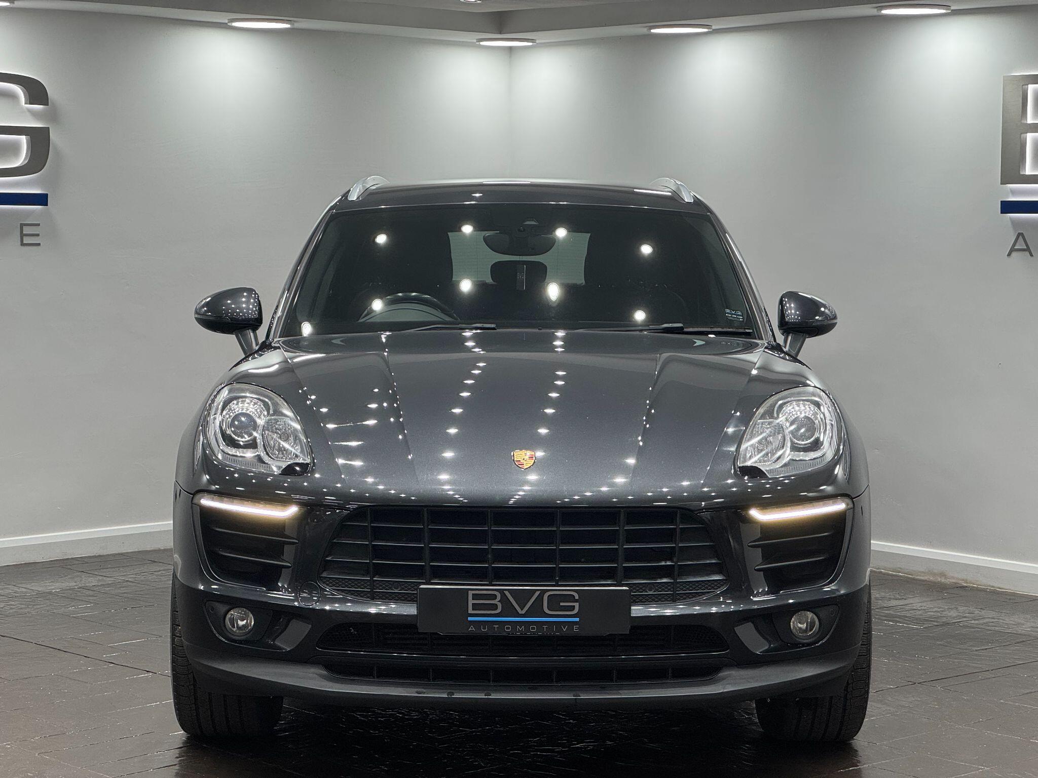 Porsche Macan view 4