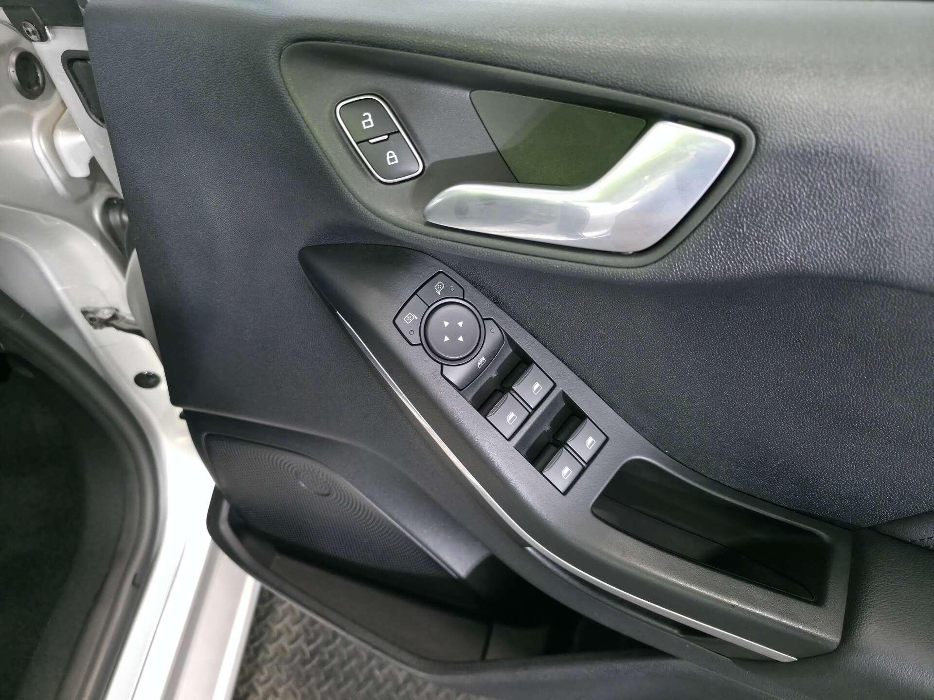 Ford Fiesta view 22