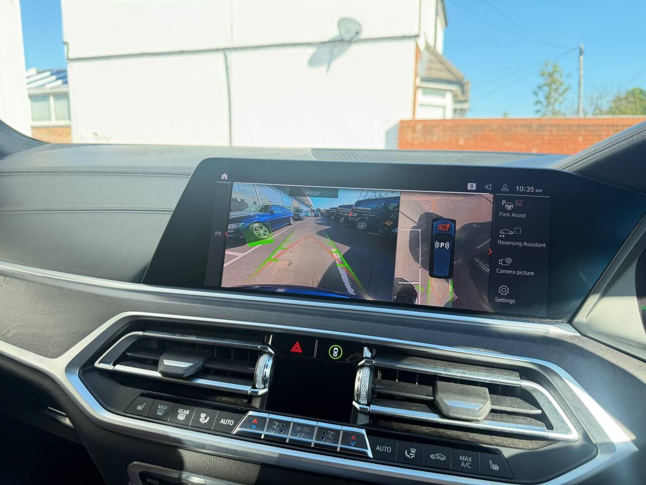 BMW X7 view 54