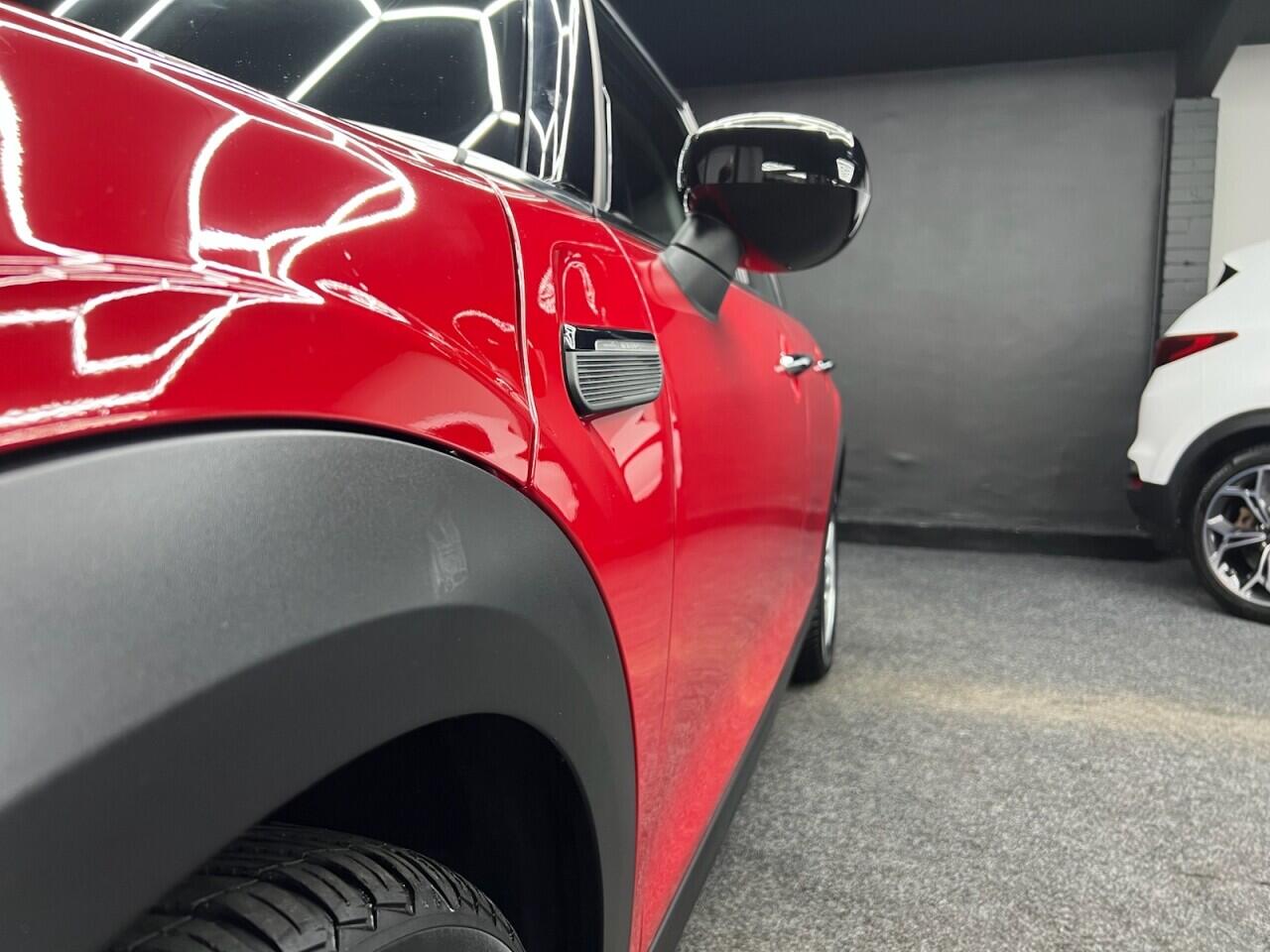 Mini Hatch view 24