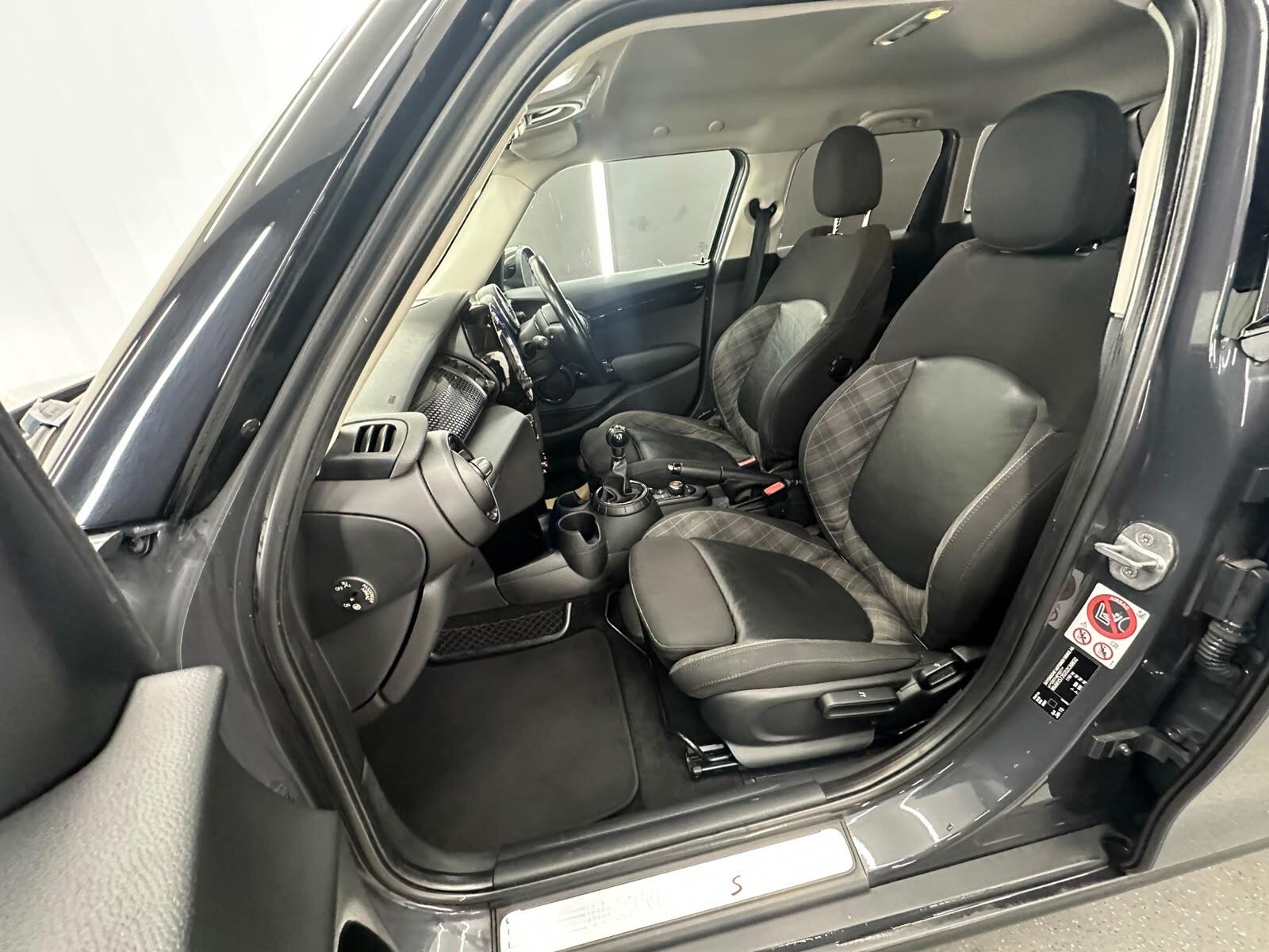 MINI Hatch view 31