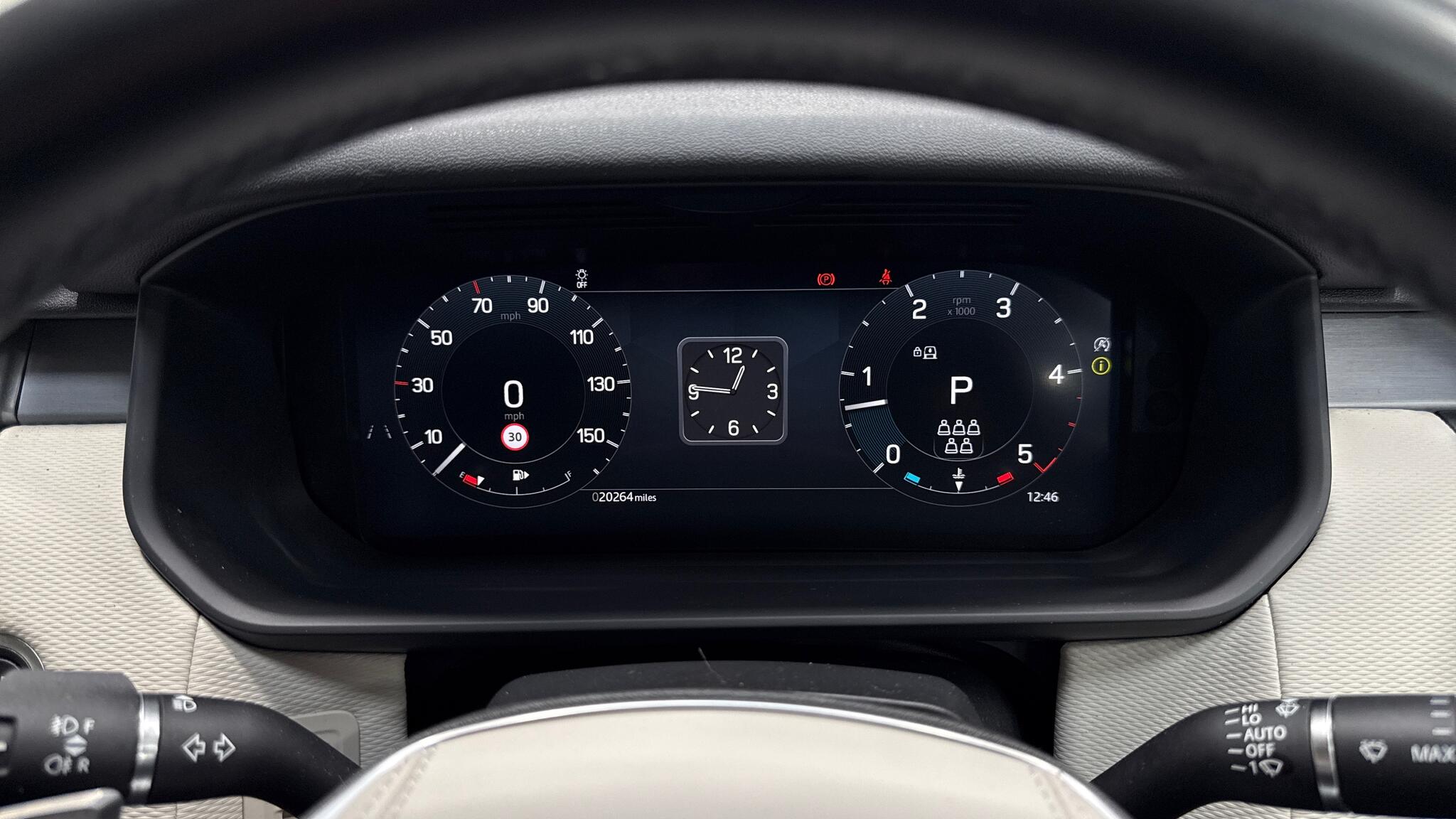 Land Rover Discovery view 16