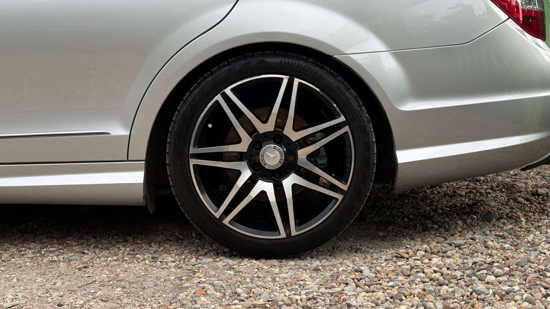 Mercedes-Benz C-Class view 34
