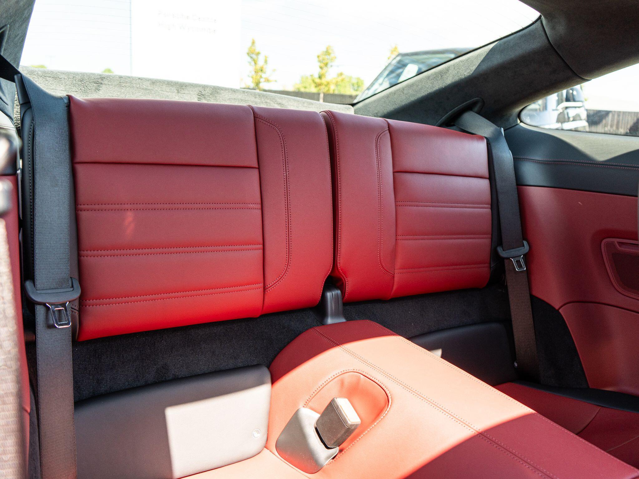Porsche 911 view 24