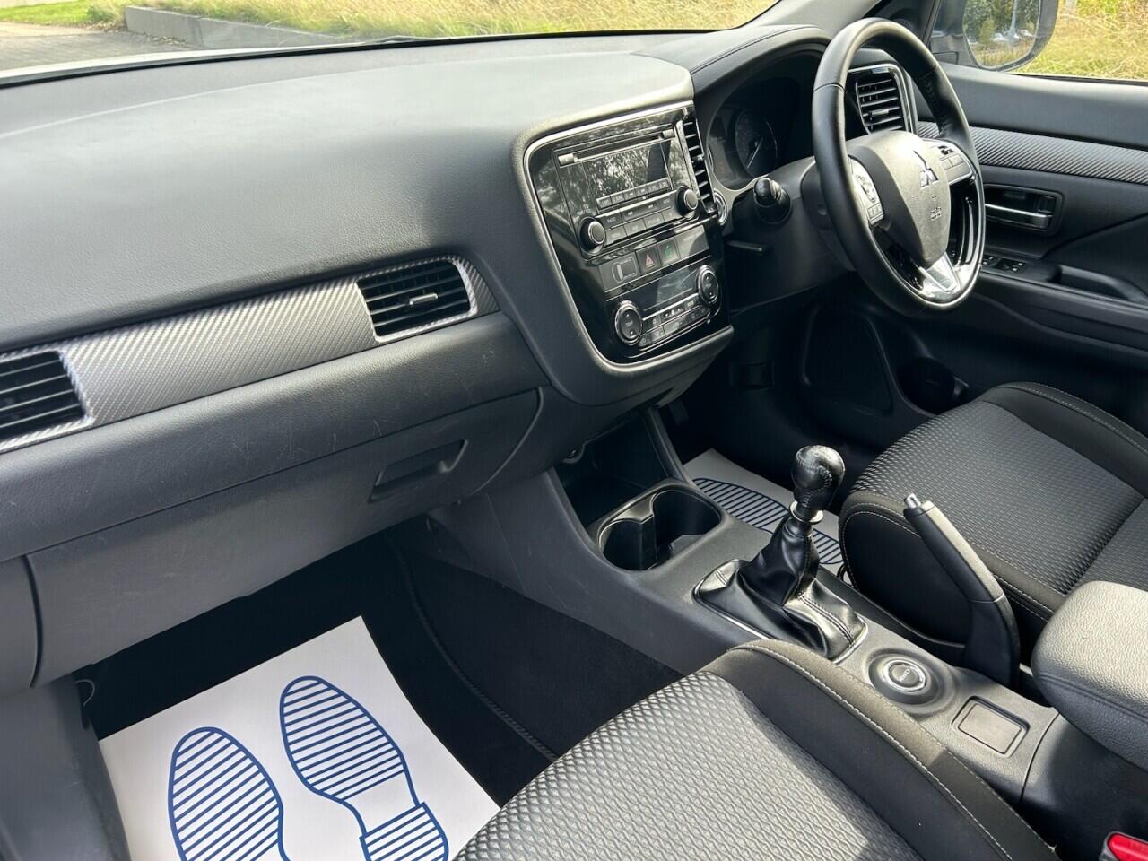 Mitsubishi Outlander view 20