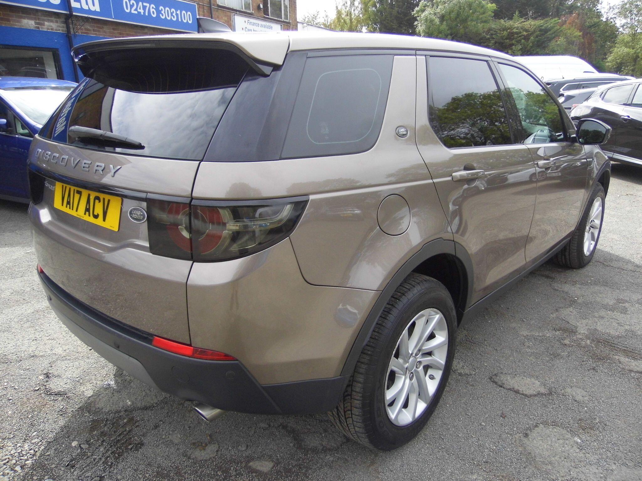 Land Rover Discovery Sport view 6