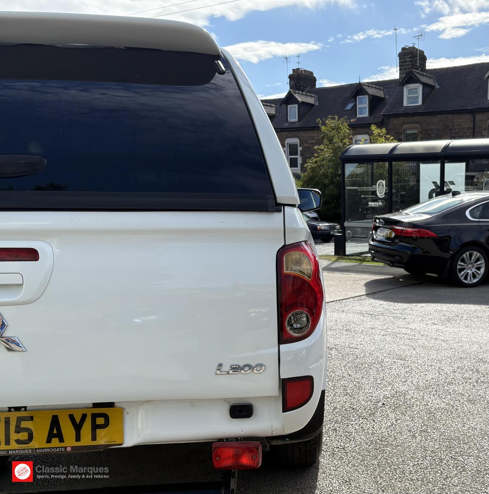 Mitsubishi L200 view 11