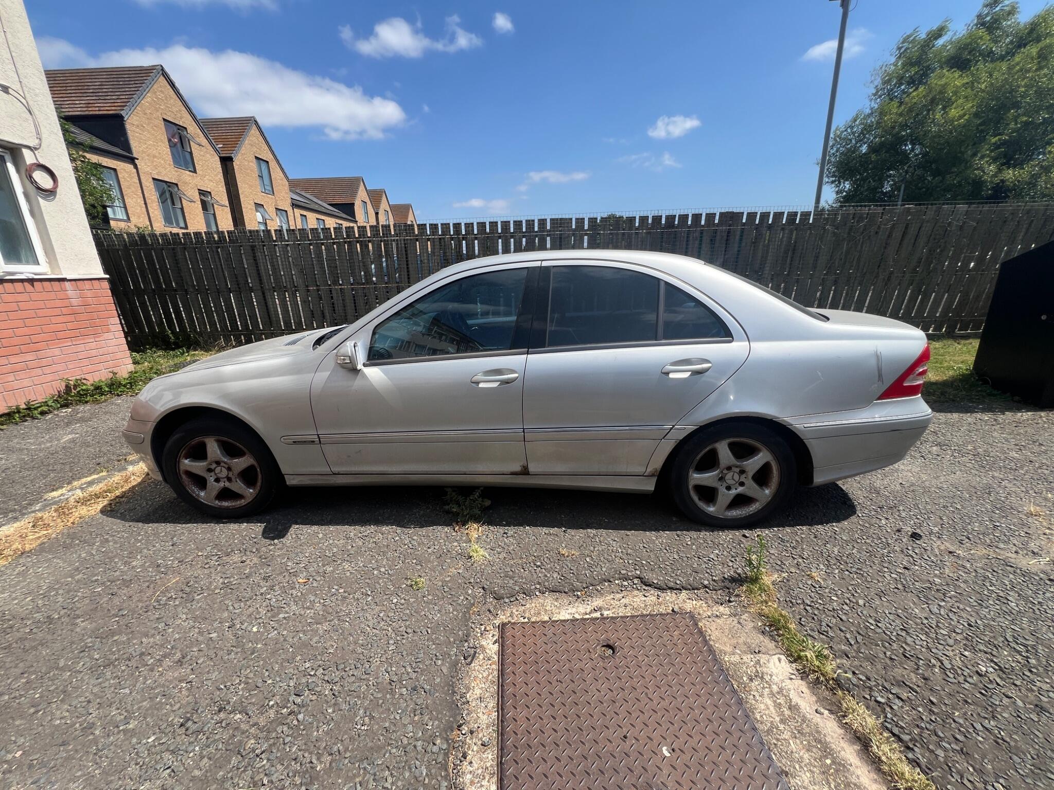 Mercedes-Benz C Class view 3