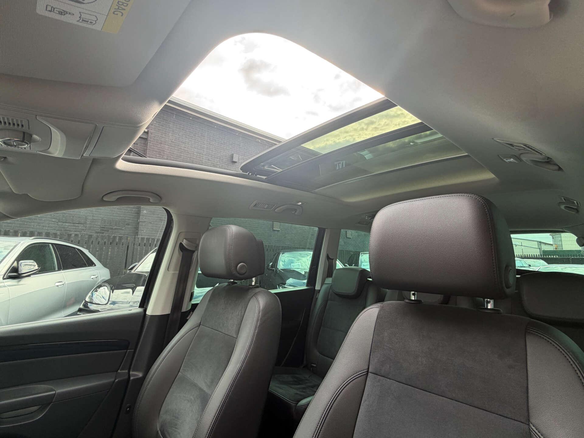 Volkswagen Sharan view 3