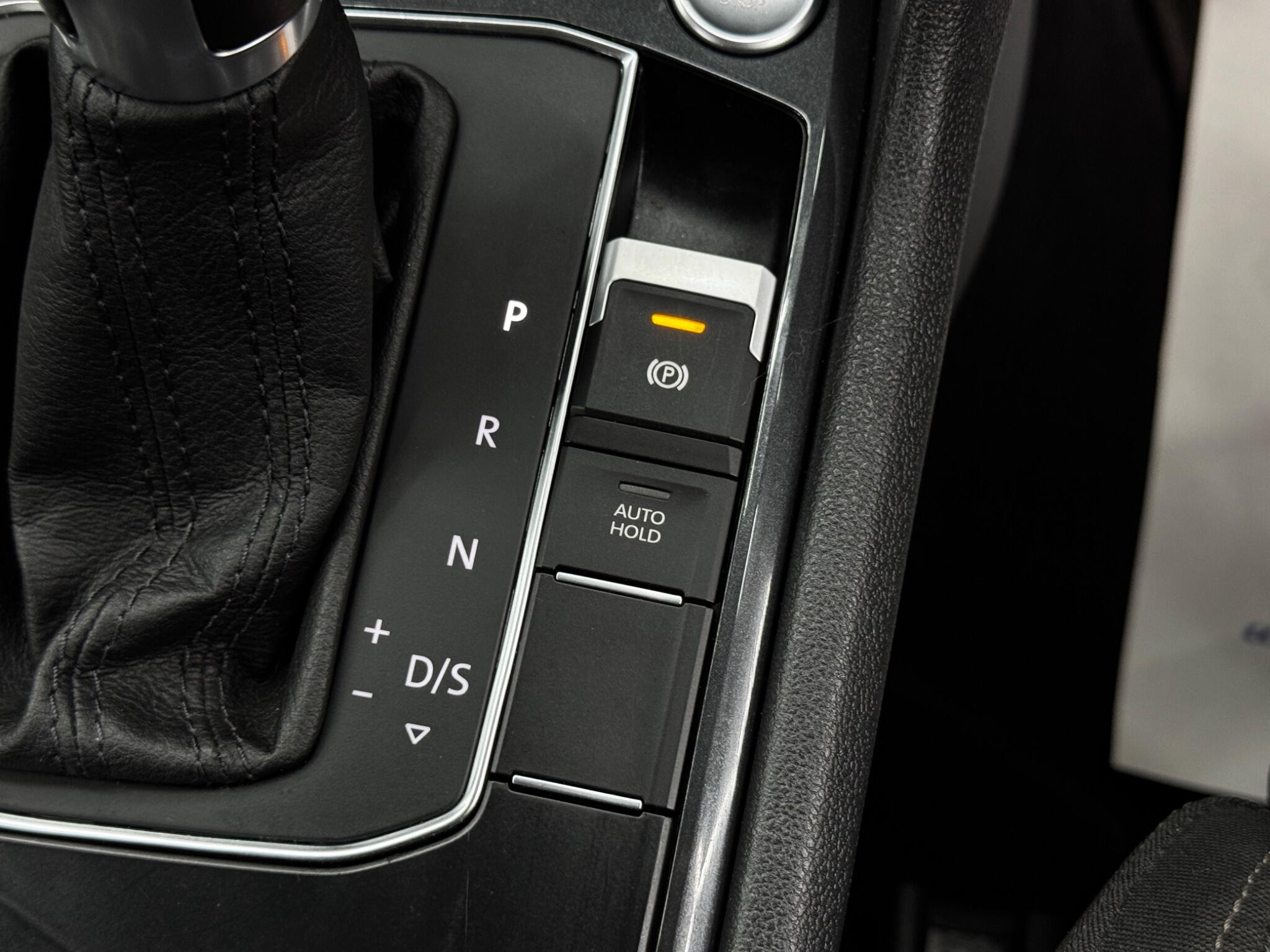 Volkswagen Tiguan Allspace view 28