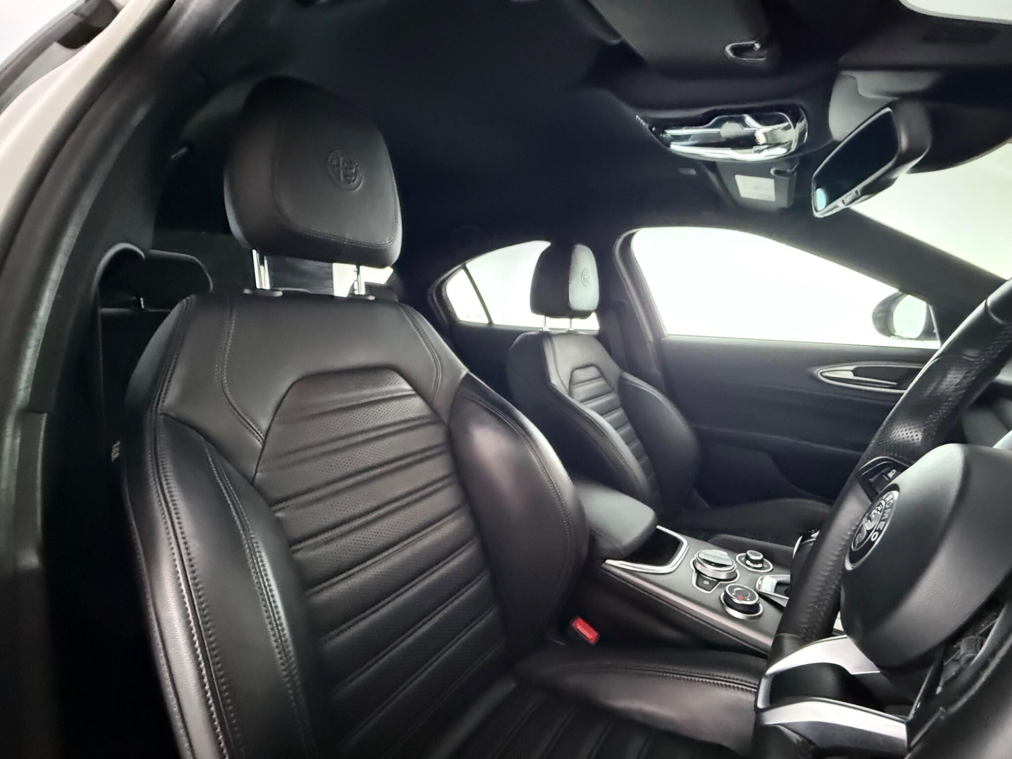 Alfa Romeo Giulia view 31