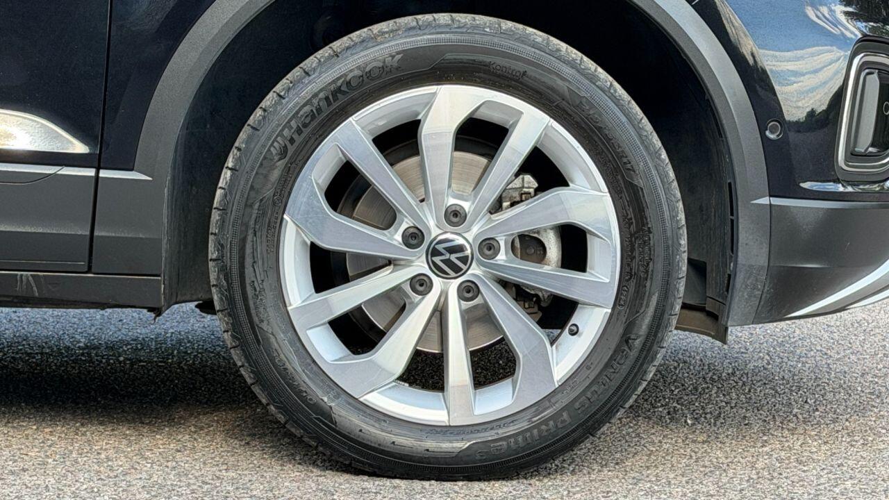 Volkswagen T-Roc view 35