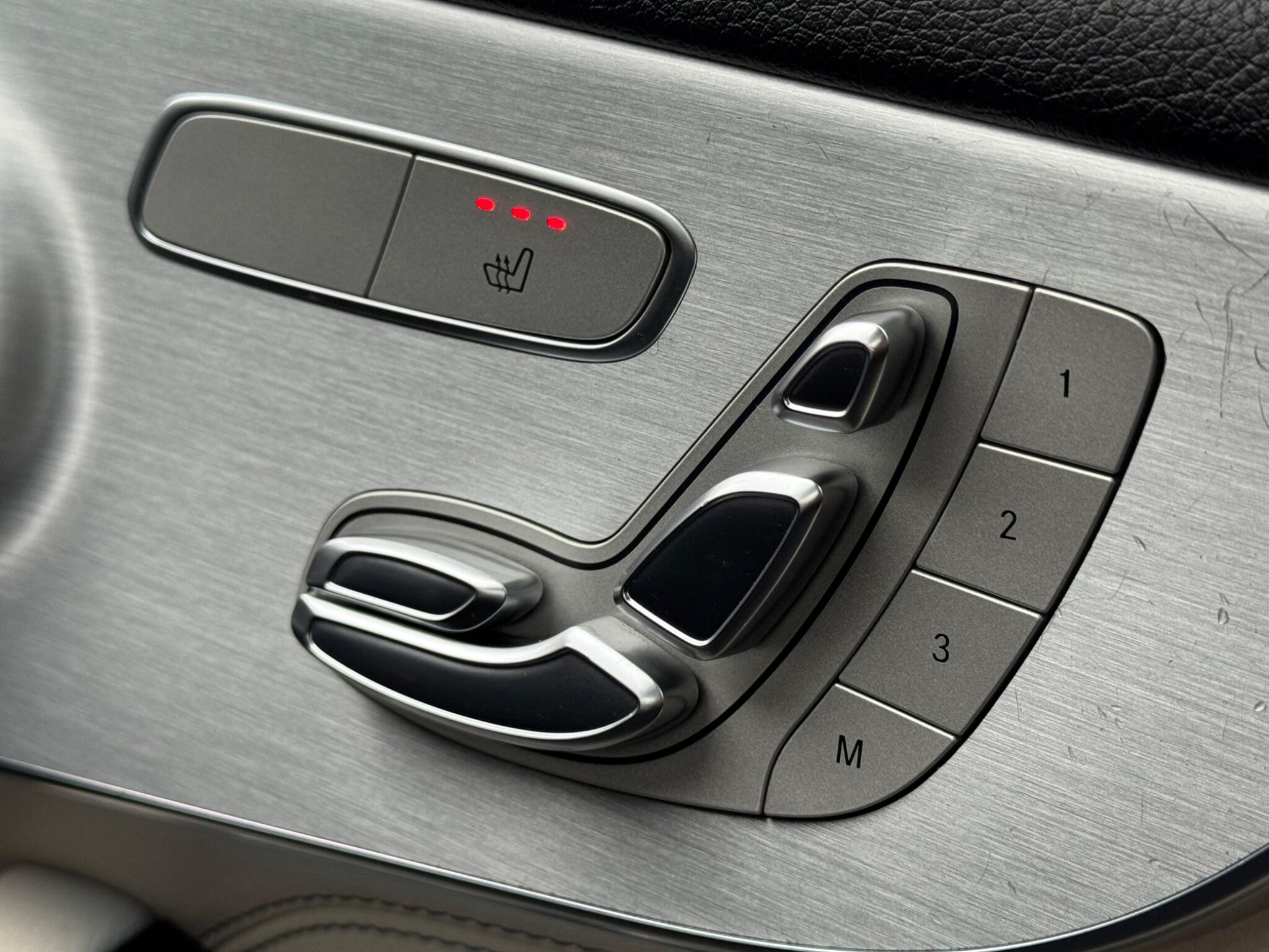 Mercedes-Benz C Class view 16