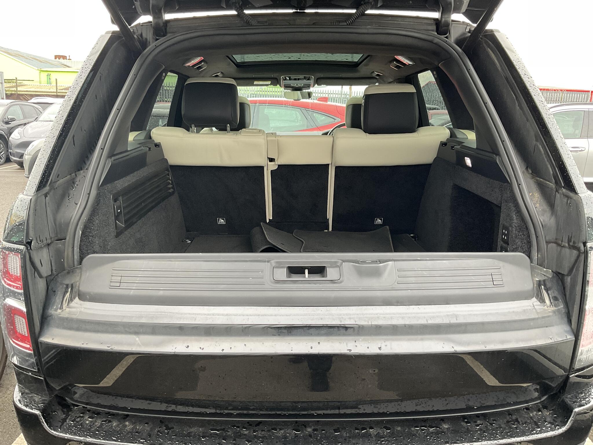Land Rover Range Rover view 20