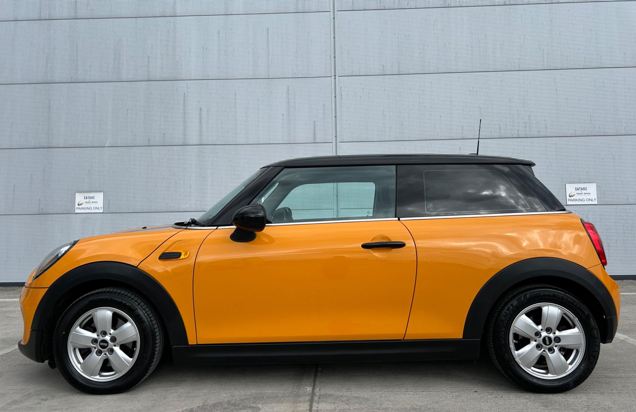 Mini Hatch view 6