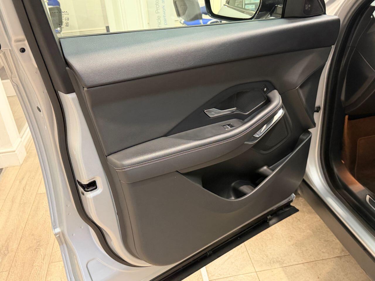 Jaguar E-Pace view 36