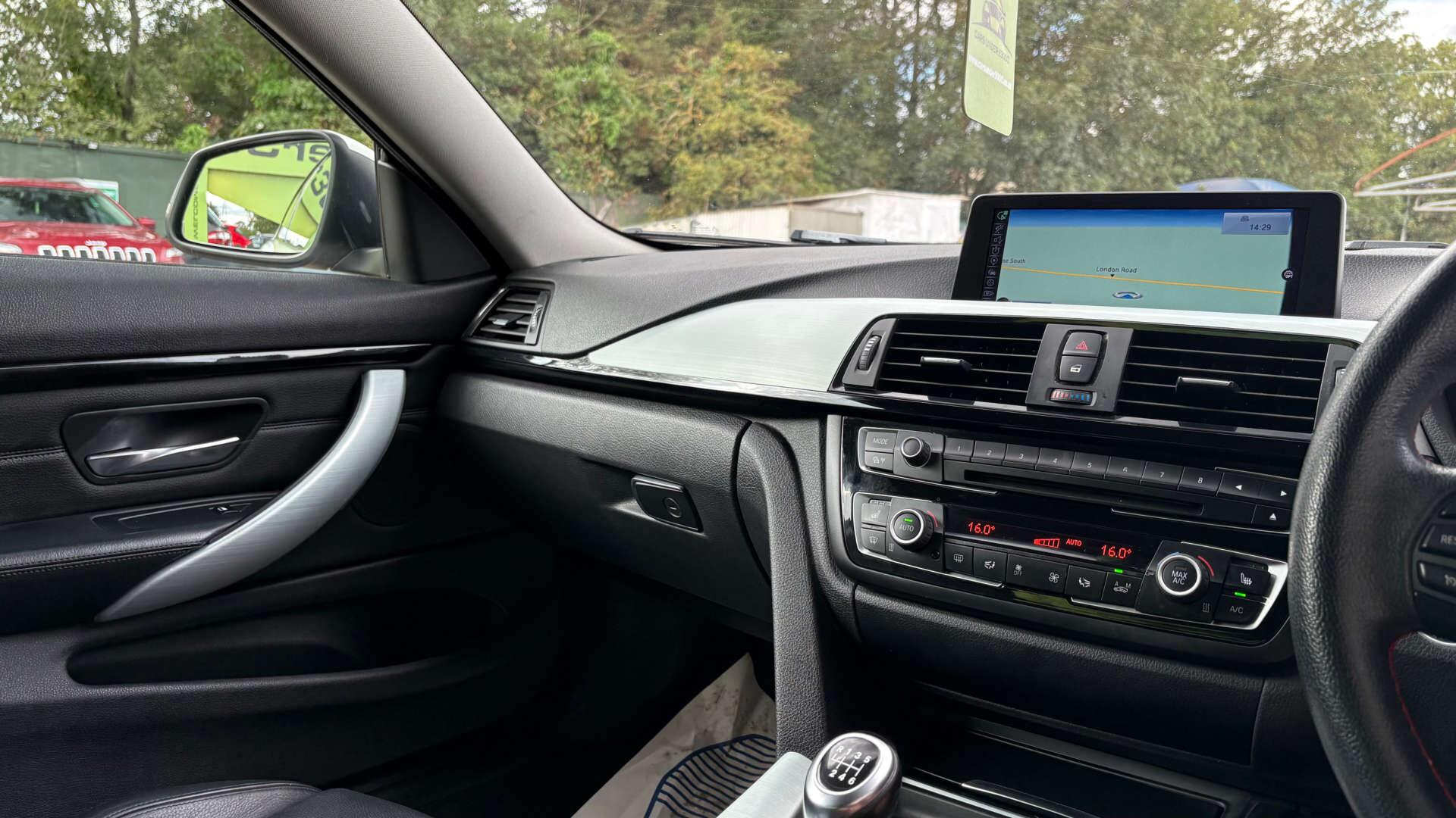 BMW 4 Series view 33