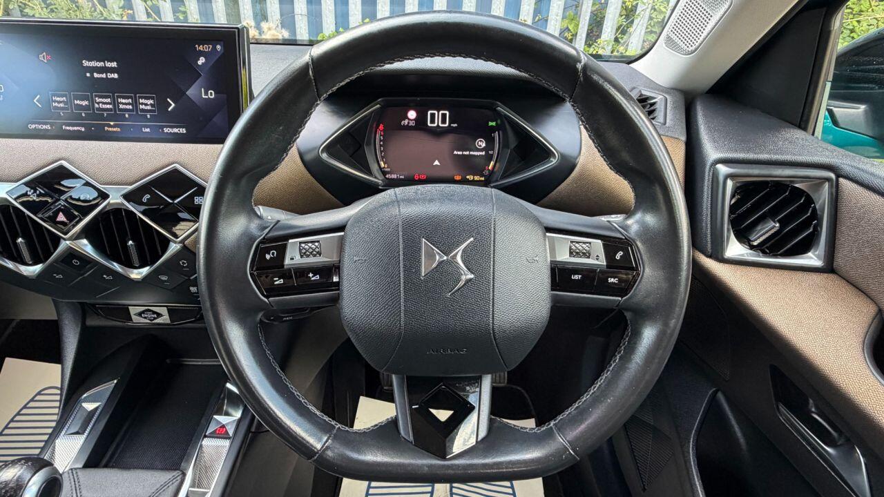 DS Automobiles DS 3 Crossback view 16
