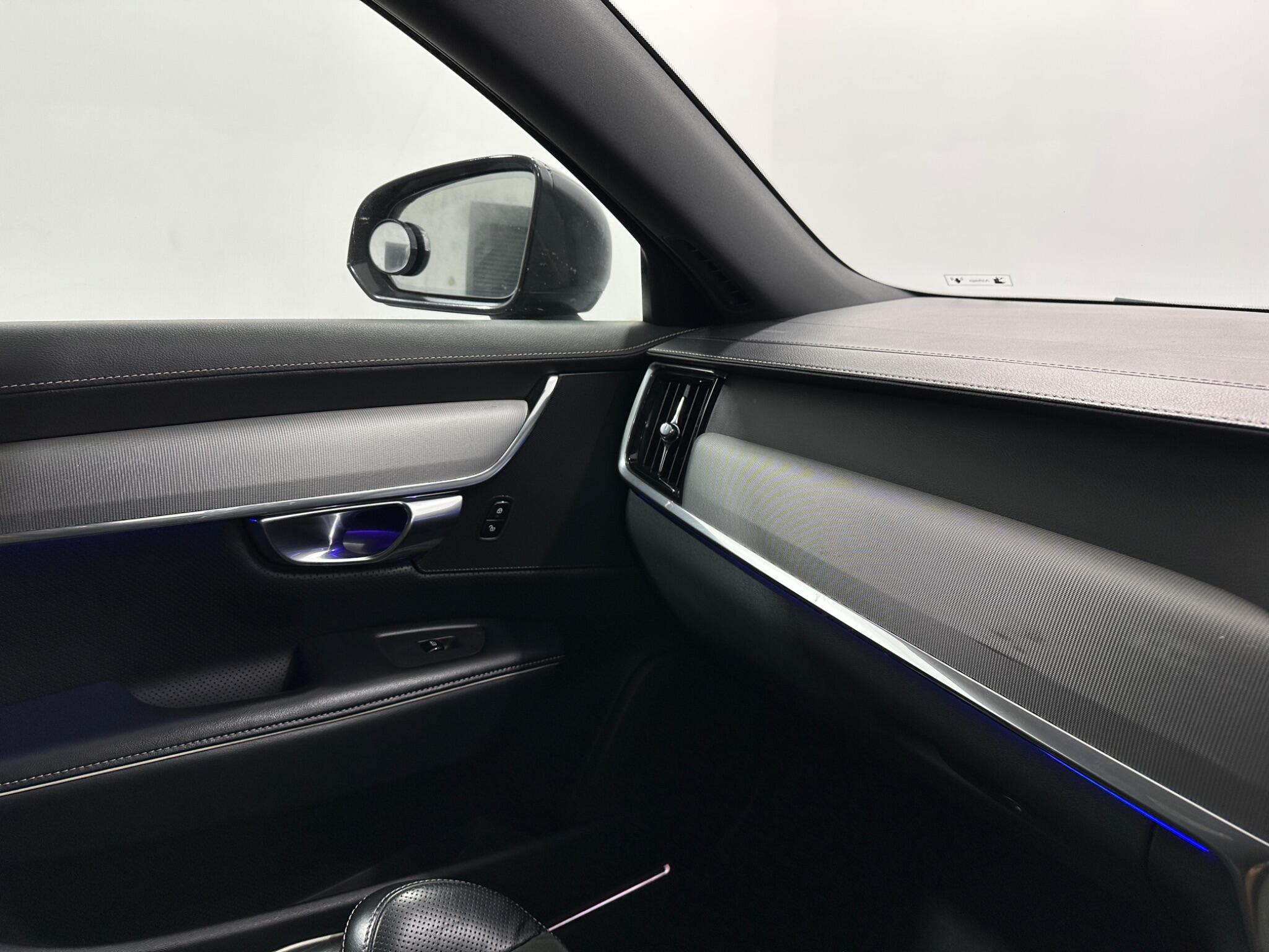 Volvo S90 view 26