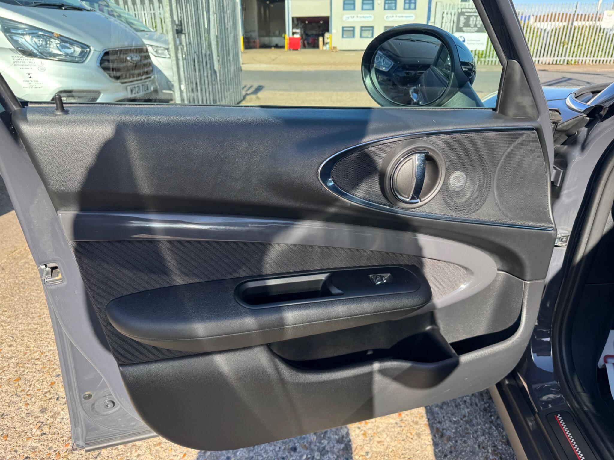 Mini Clubman view 38