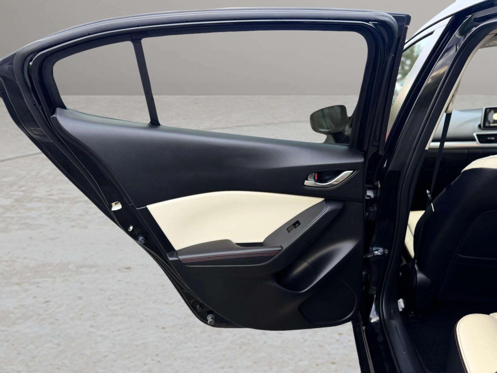 Mazda Skyactiv-G view 40