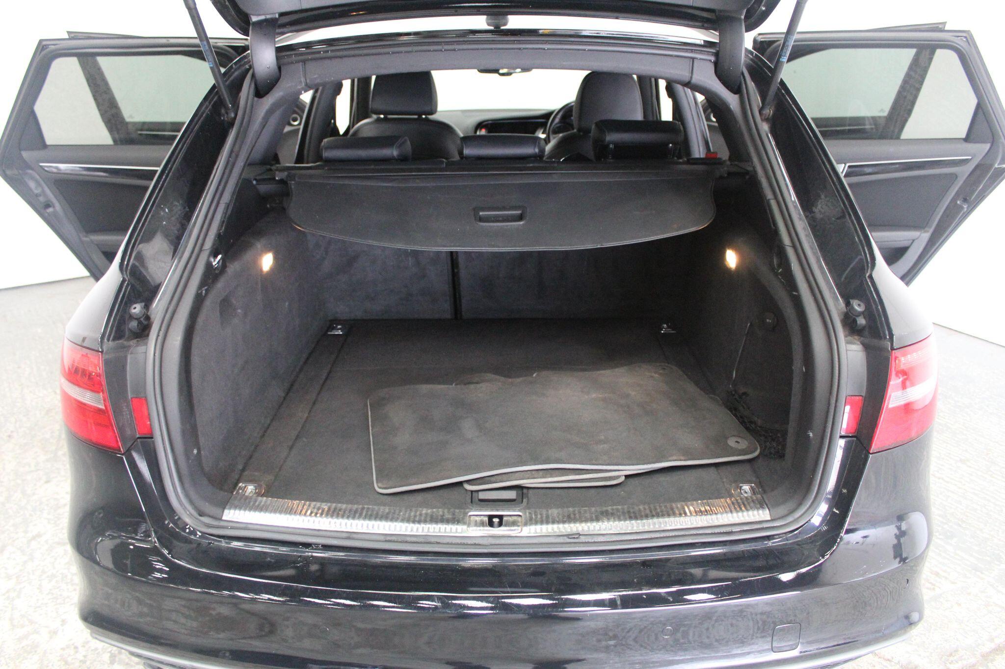 Audi A4 view 24