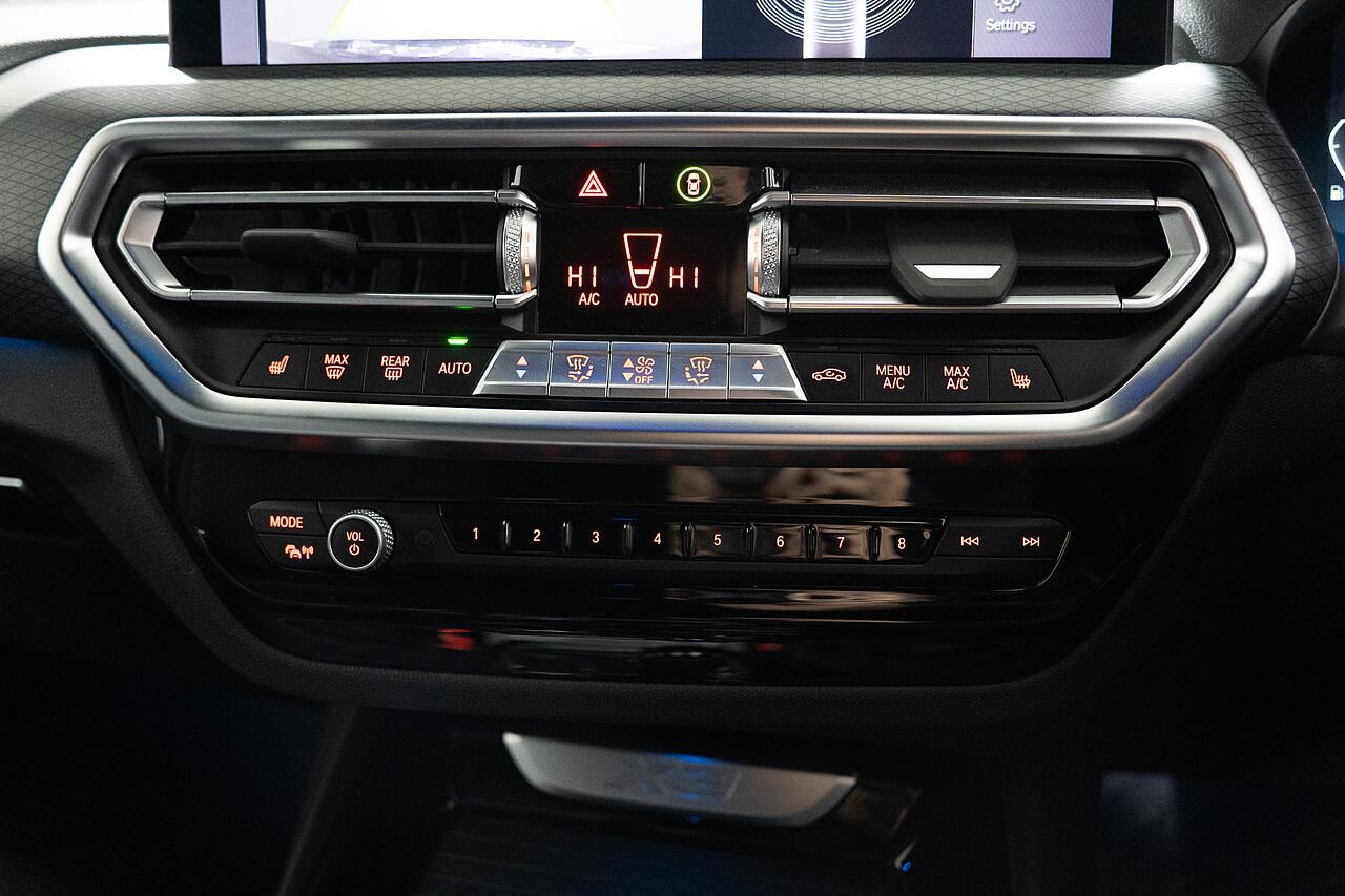 BMW X3 view 18