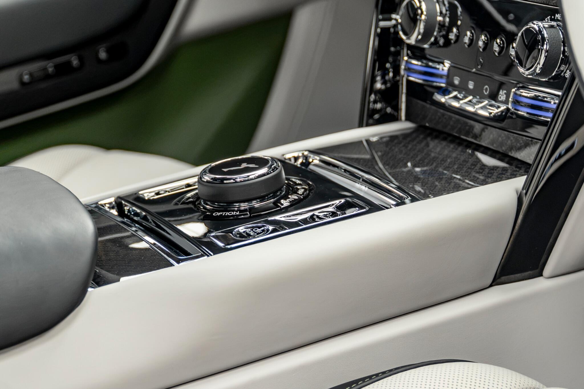 Rolls-Royce Cullinan view 34