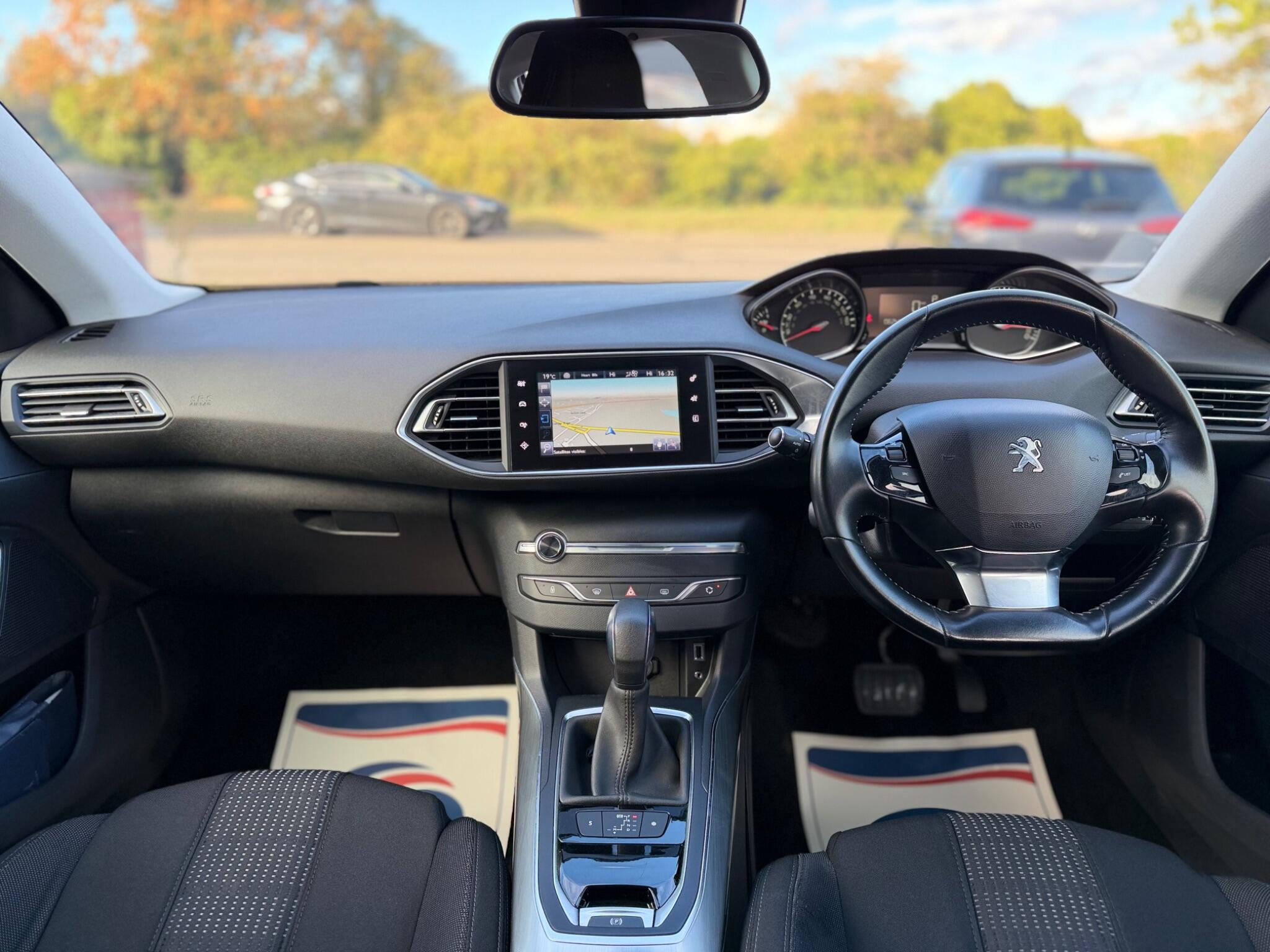 Peugeot 308 view 21