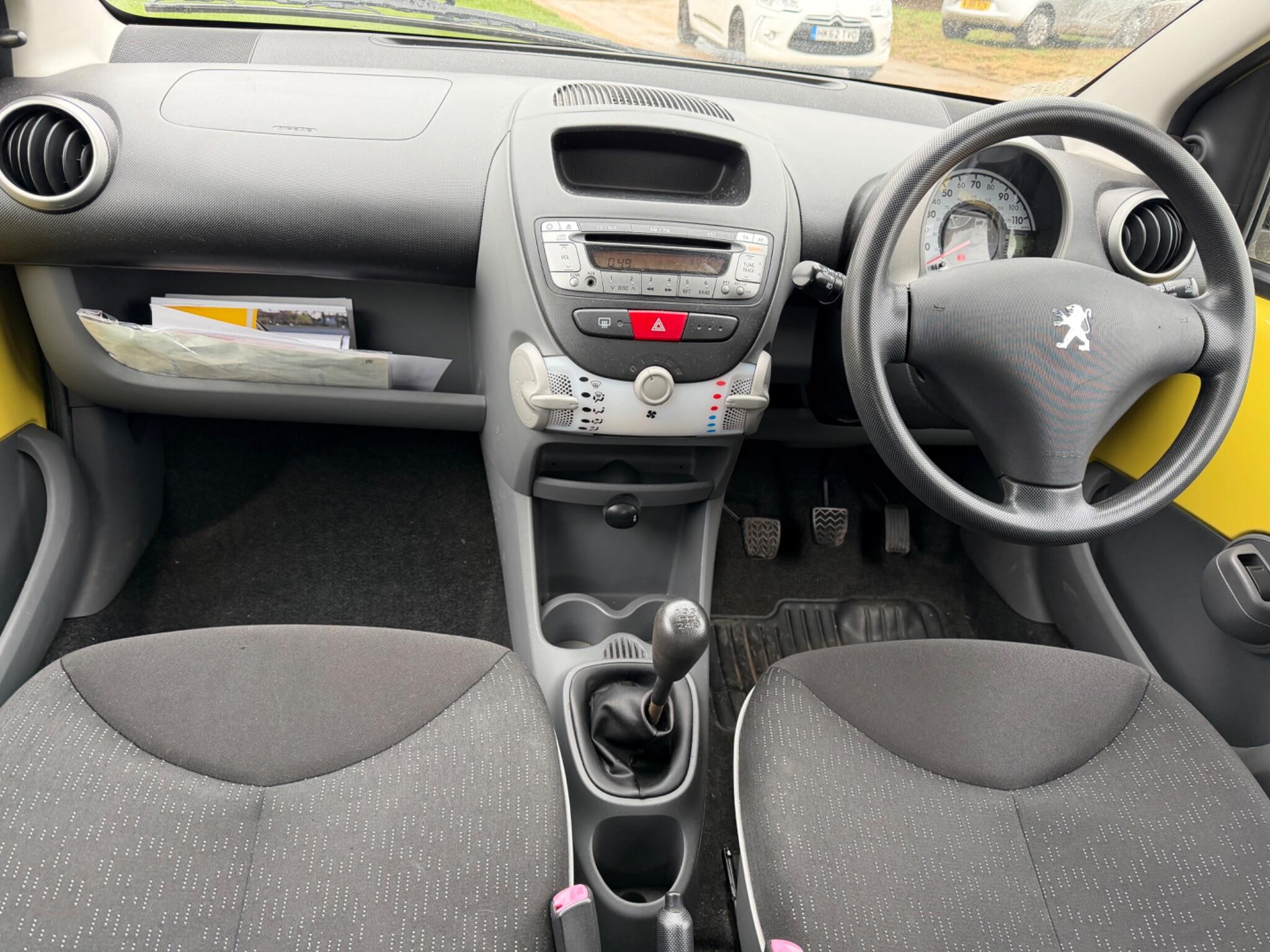 2010 Peugeot 107 1.0 12V Urban Euro 4 5dr image 13