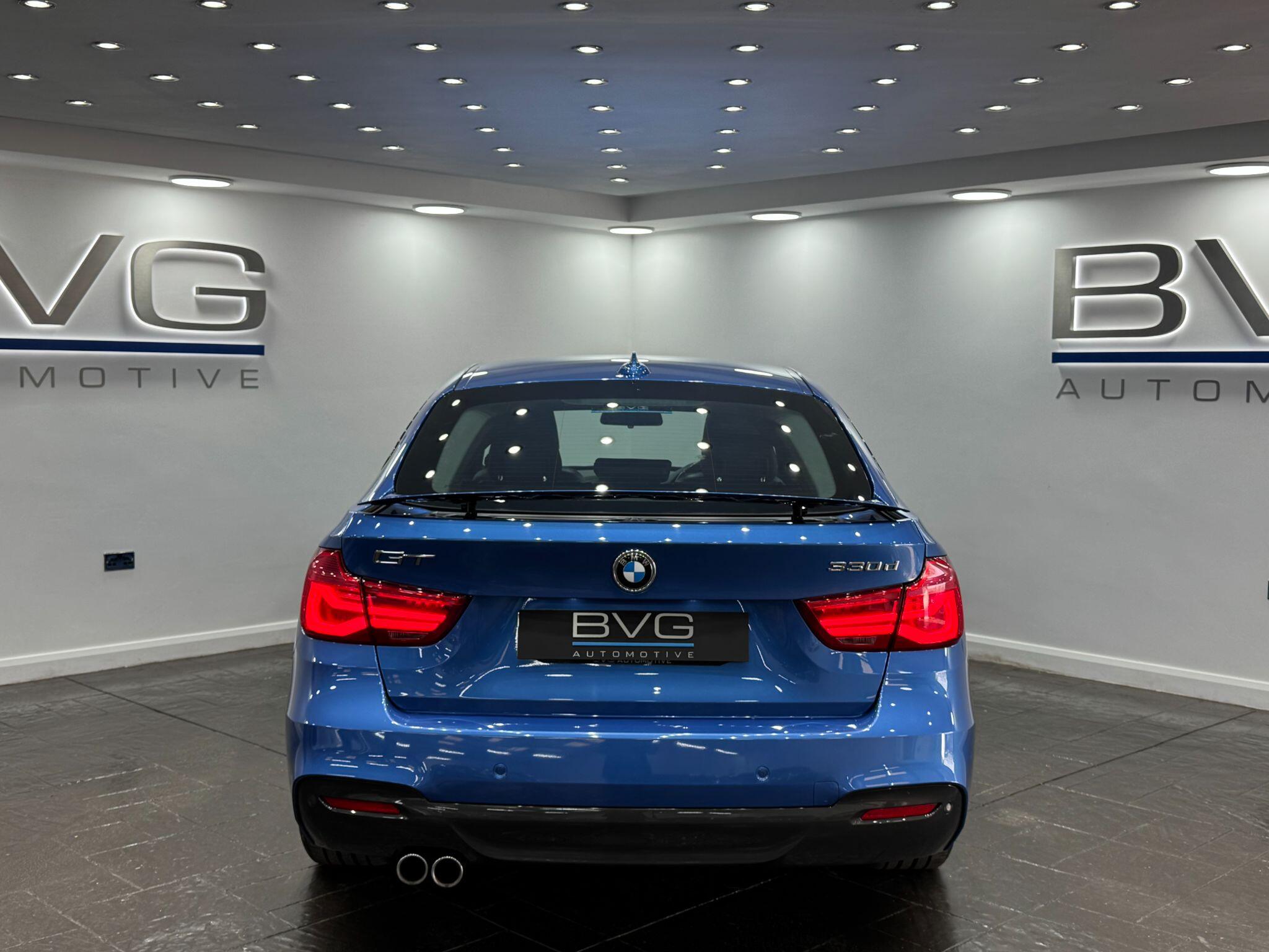 BMW 3 Series view 18