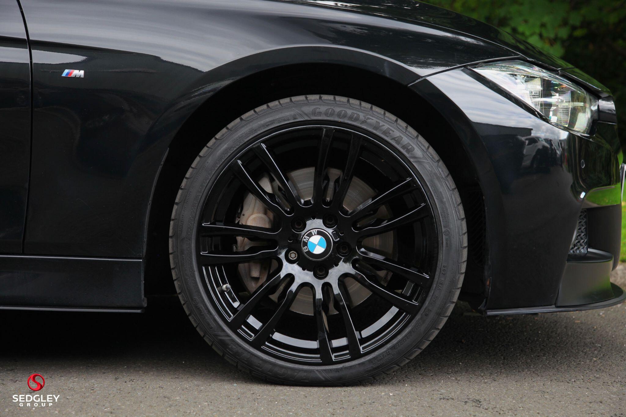 BMW 3 Series view 14