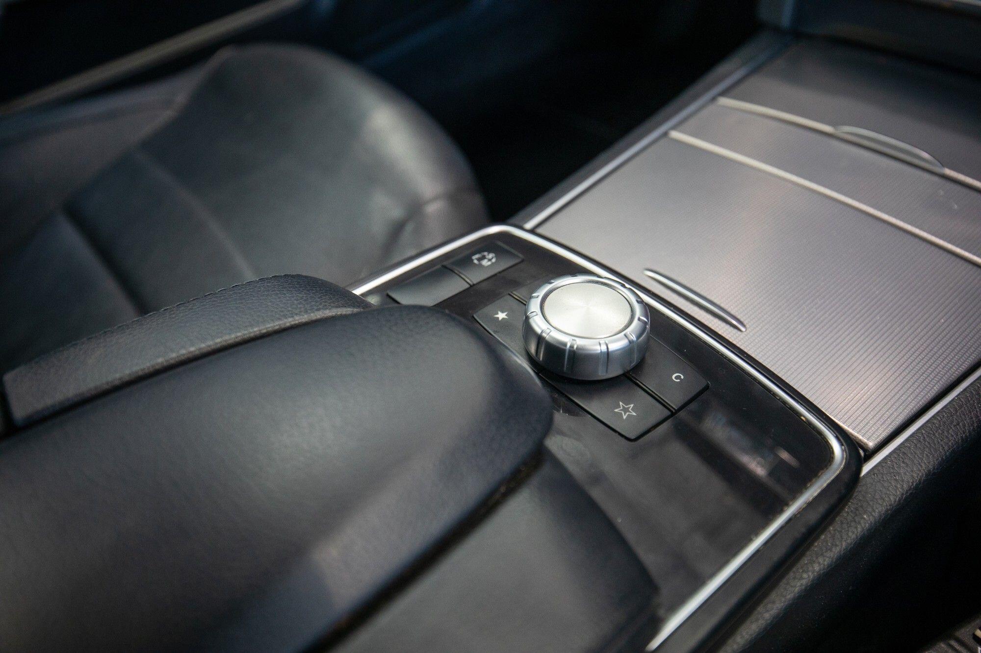 Mercedes-Benz E-Class view 22