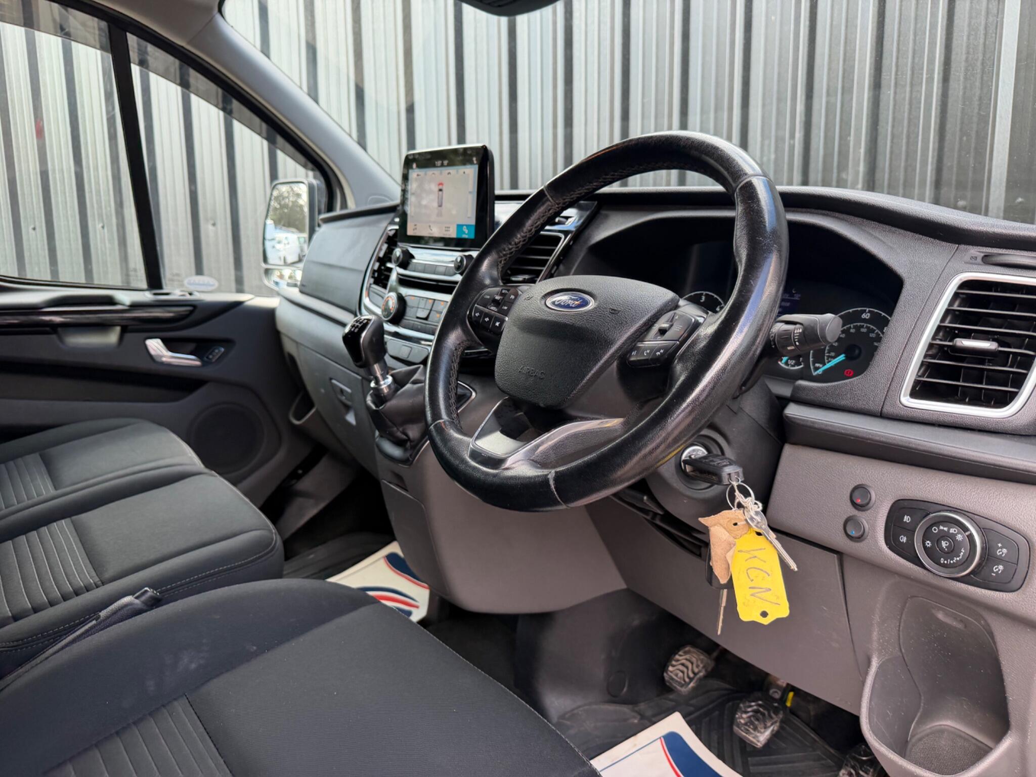 Ford Transit Custom view 23