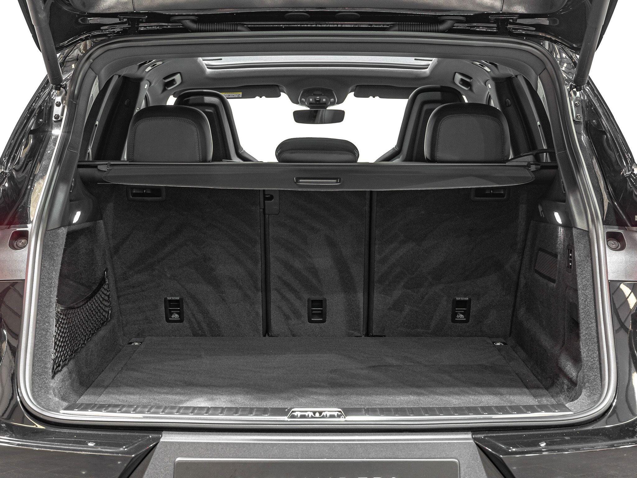 Porsche Cayenne view 26
