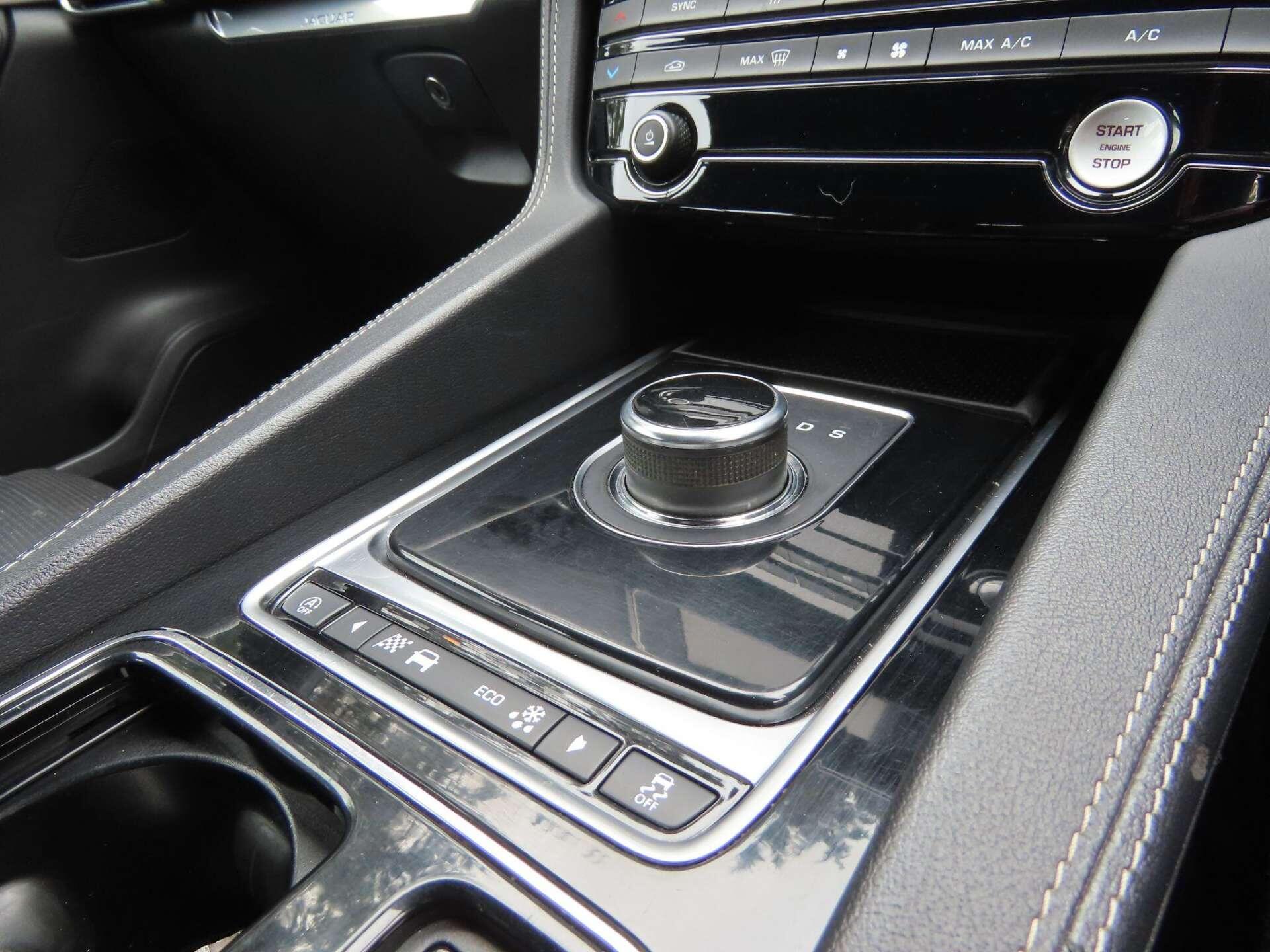 Jaguar F-Pace view 14