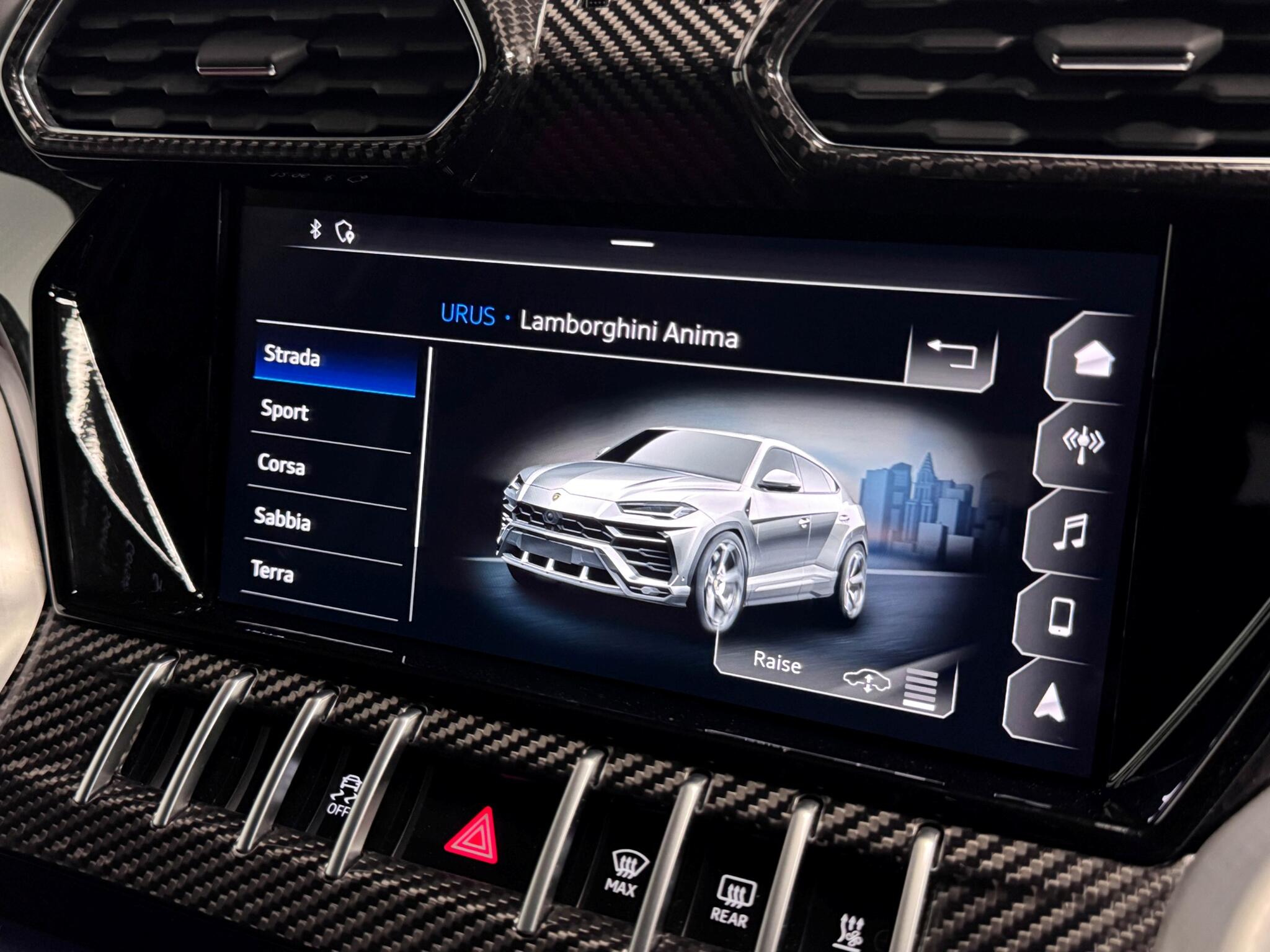Lamborghini Urus view 67