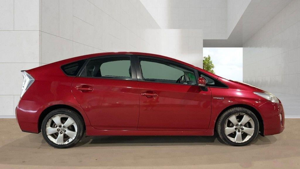 Toyota Prius view 5
