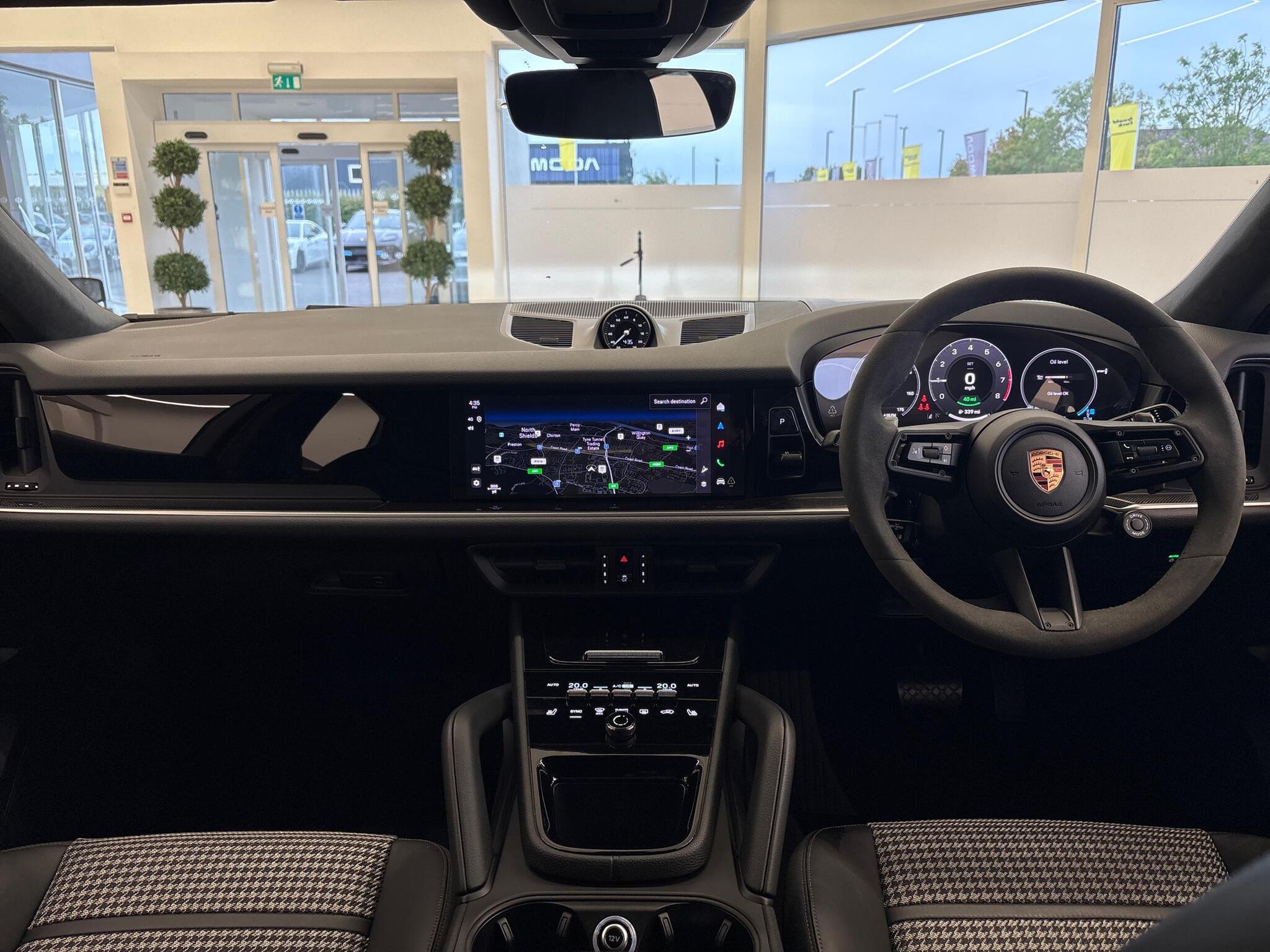 Porsche Cayenne view 27
