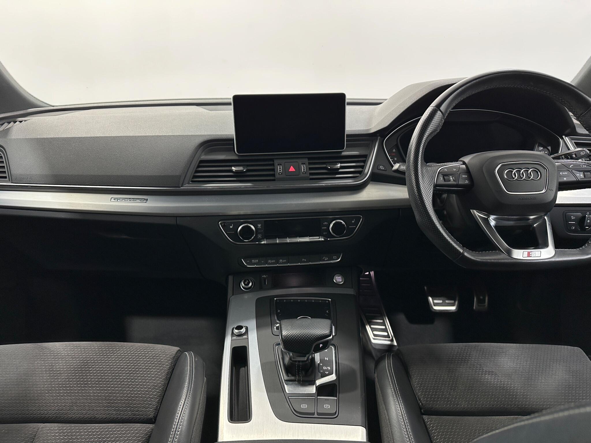Audi Q5 view 20