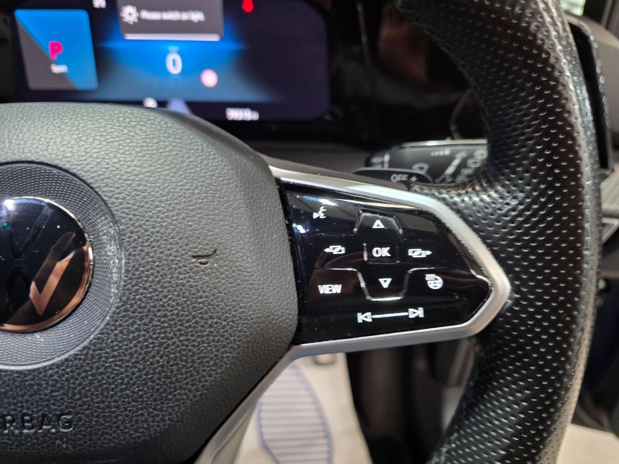 Volkswagen Golf view 15