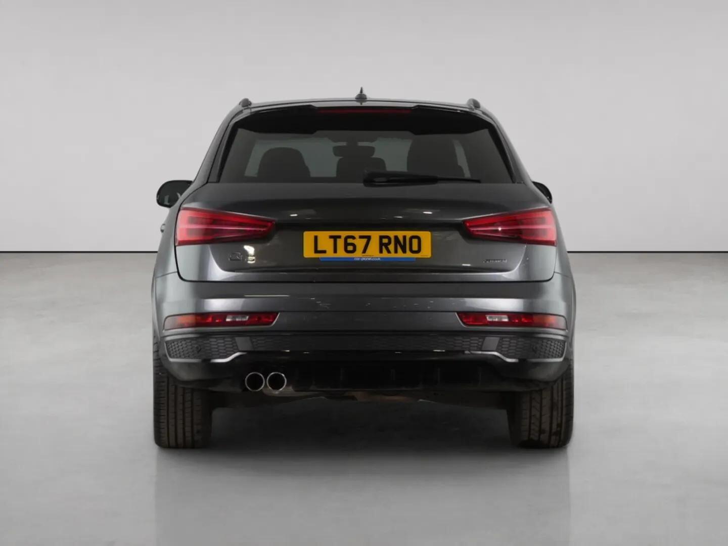 Audi Q3 view 7
