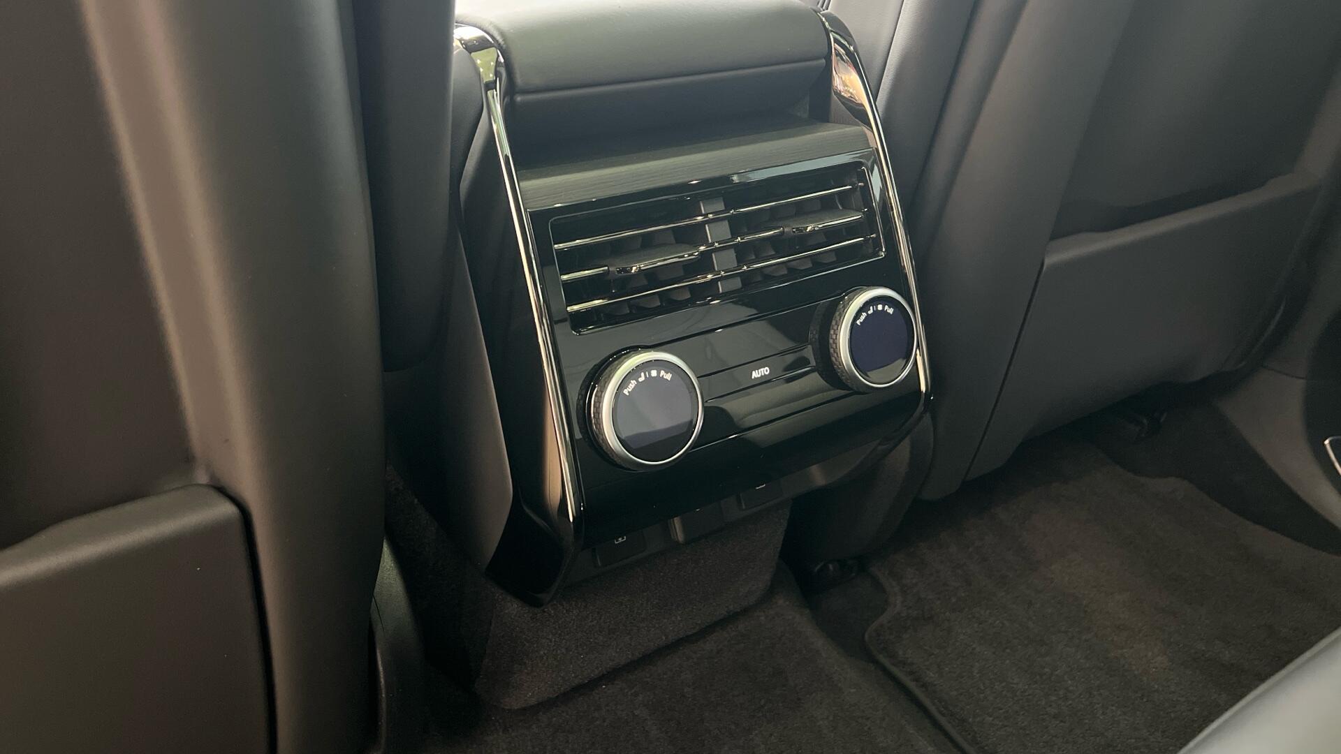 Land Rover Range Rover Sport view 33