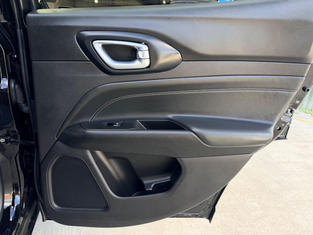 Jeep Compass view 19