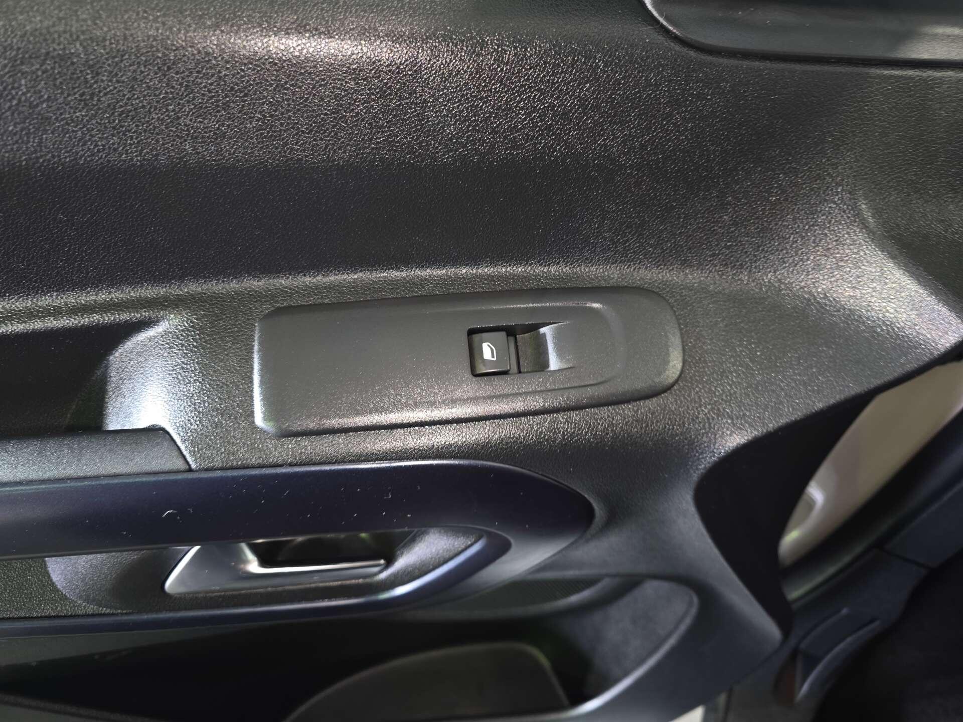Peugeot Rifter view 50