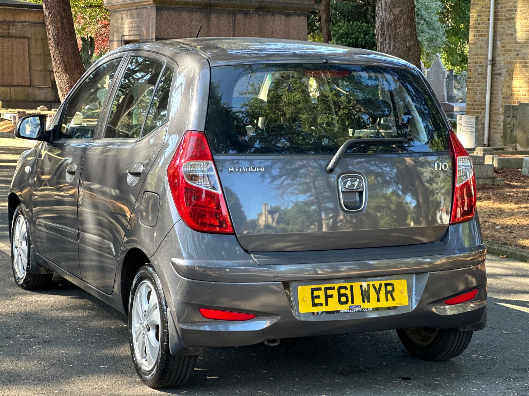 Hyundai i10 view 12